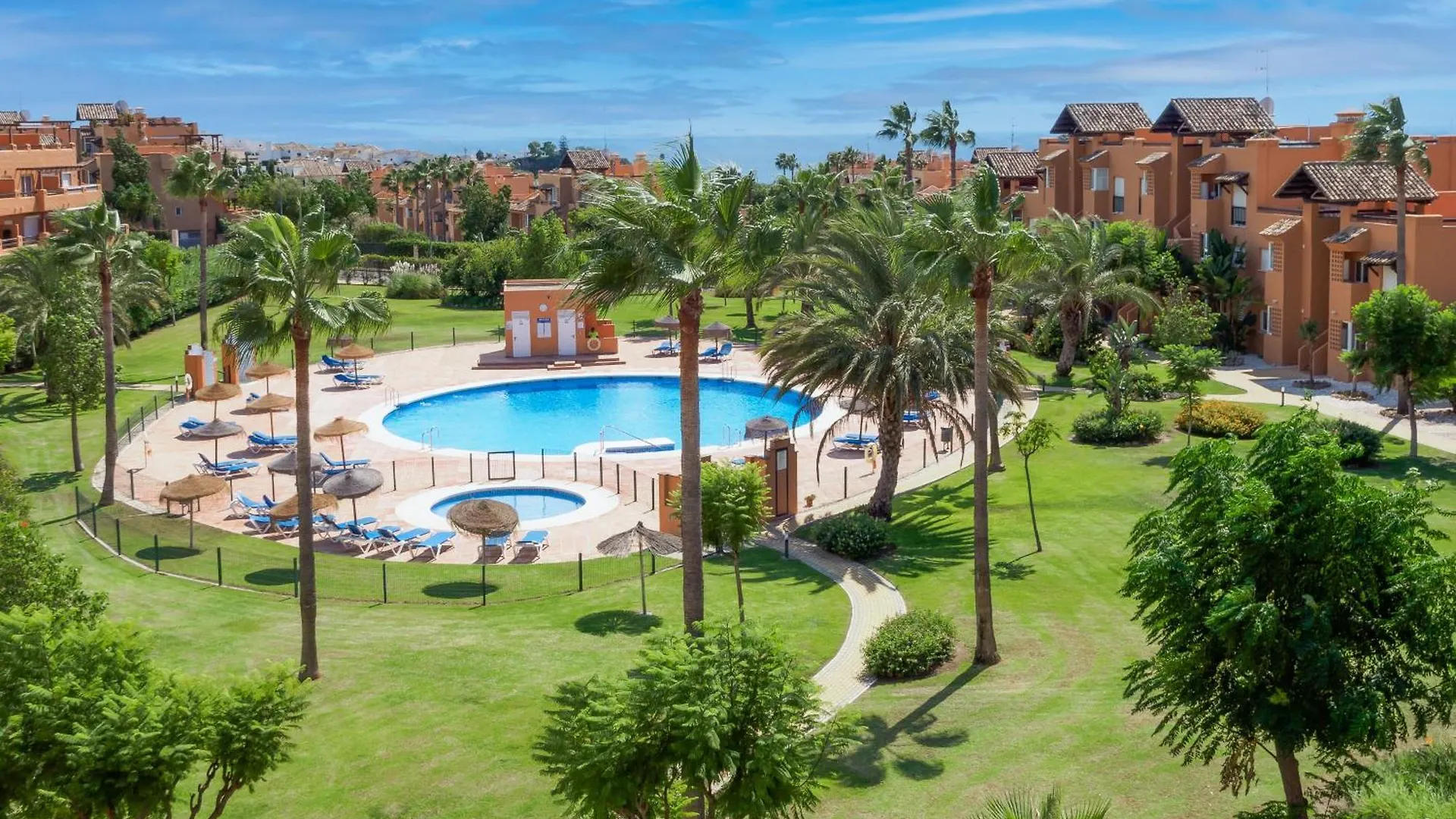 דירות Casares Del Sol 2100