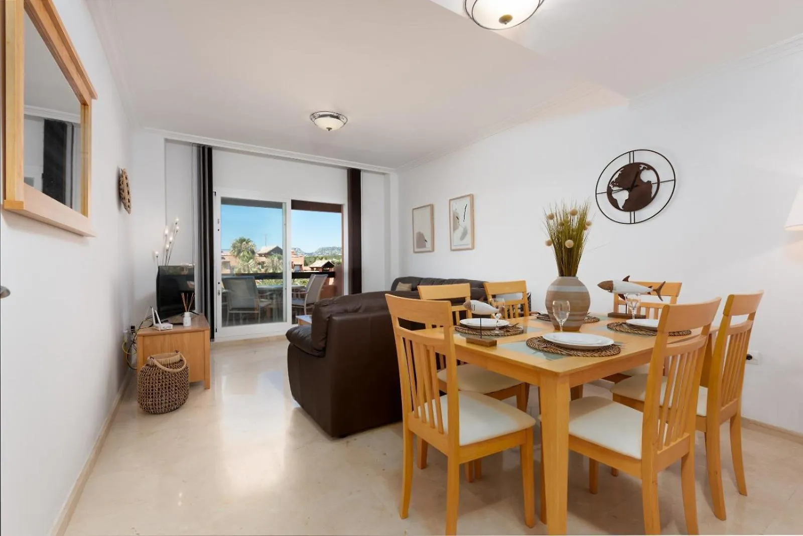 דירות Casares Del Sol 2100 0*,  ספרד